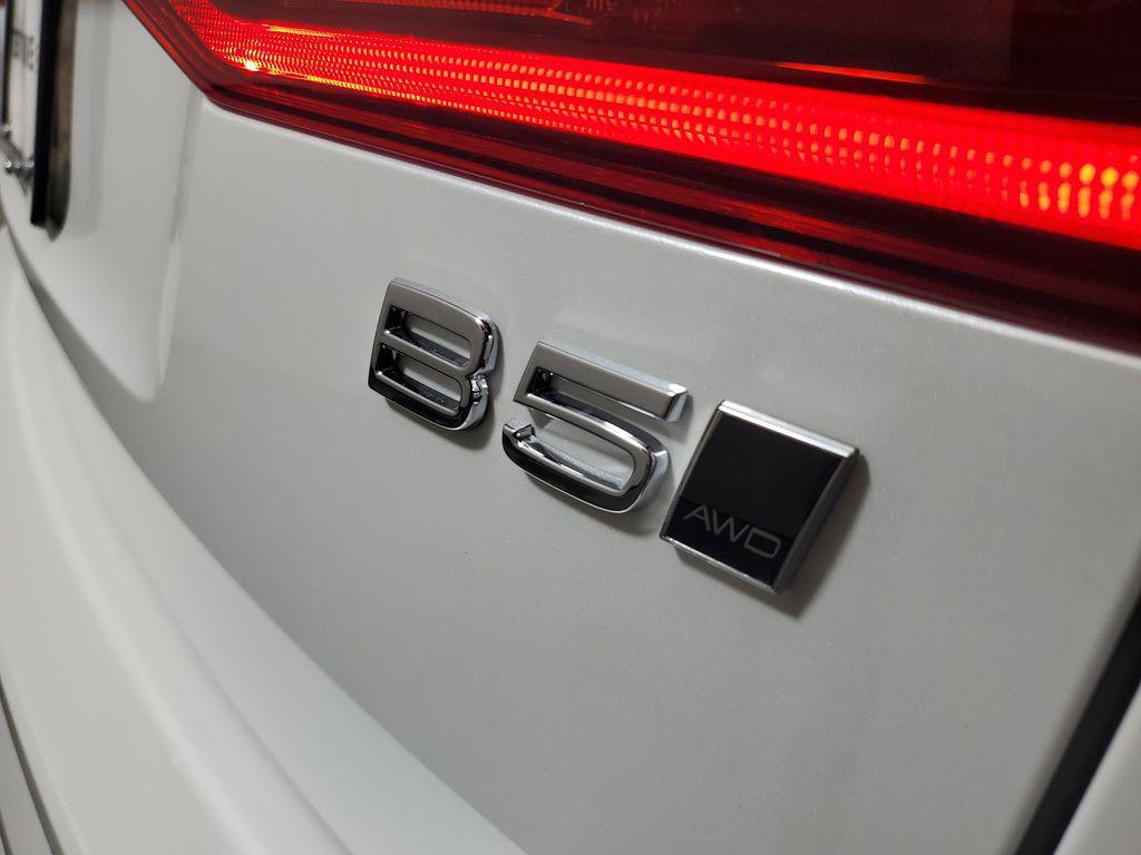 new 2026 Volvo XC60 car, priced at $59,284