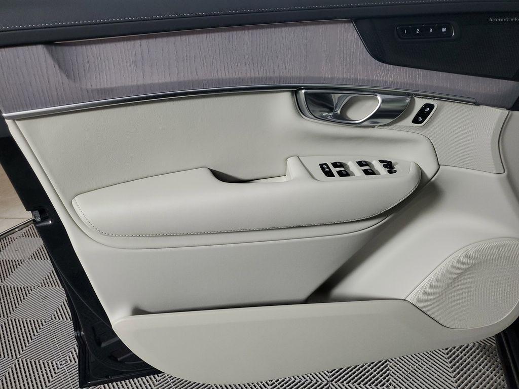 new 2026 Volvo XC90 car, priced at $79,239