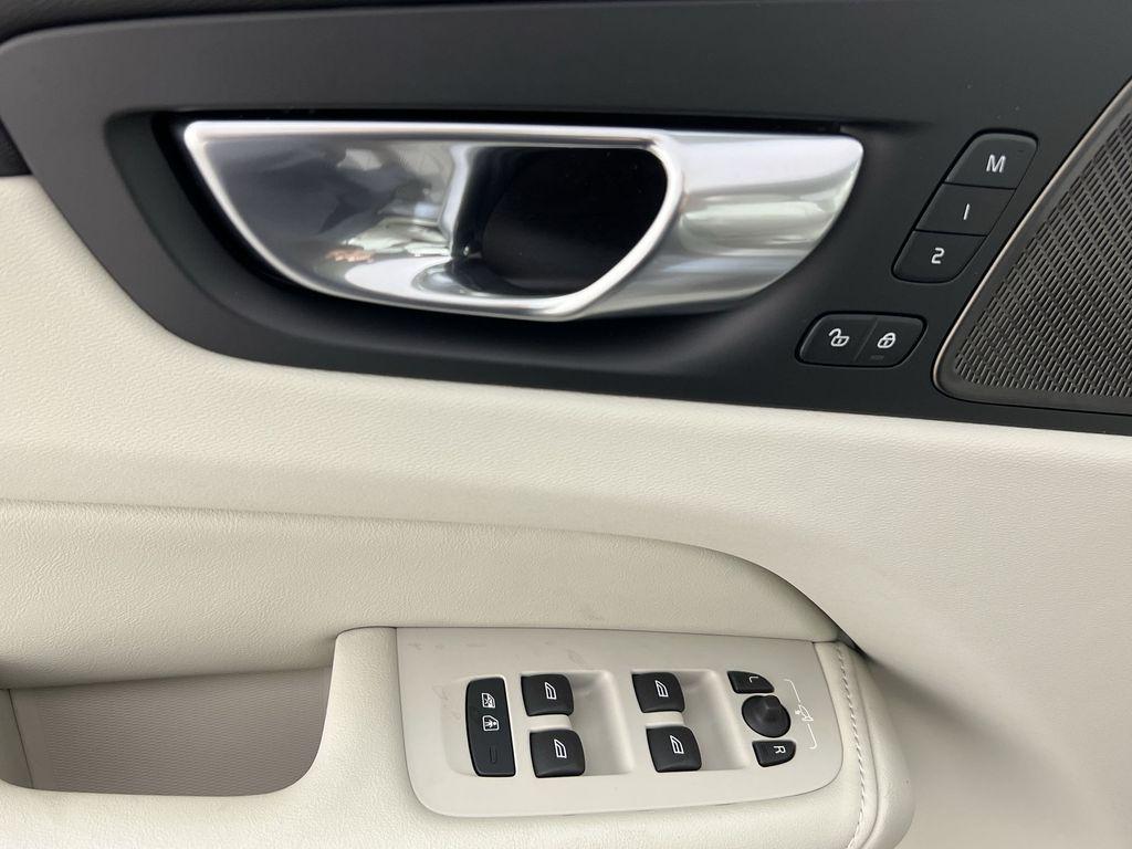 new 2026 Volvo XC60 car, priced at $63,935