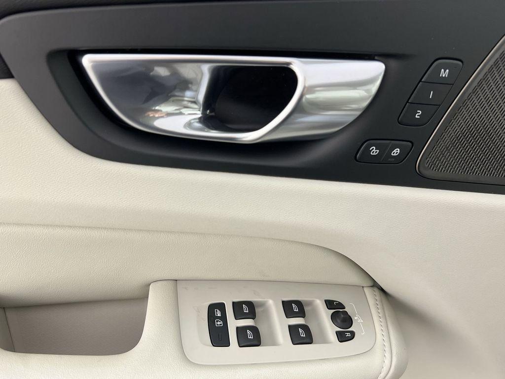 new 2026 Volvo XC60 car, priced at $63,935