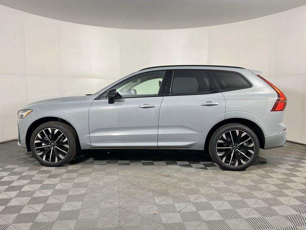 new 2026 Volvo XC60 car, priced at $63,935