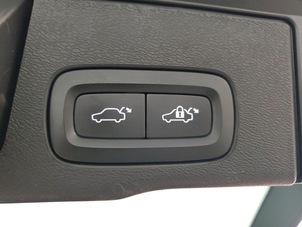 used 2023 Volvo XC60 car, priced at $30,157