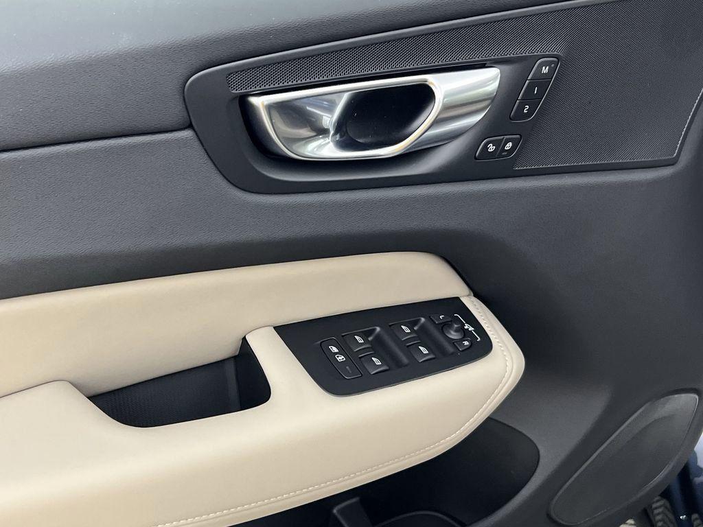 new 2026 Volvo XC60 Plug-In Hybrid car, priced at $70,084
