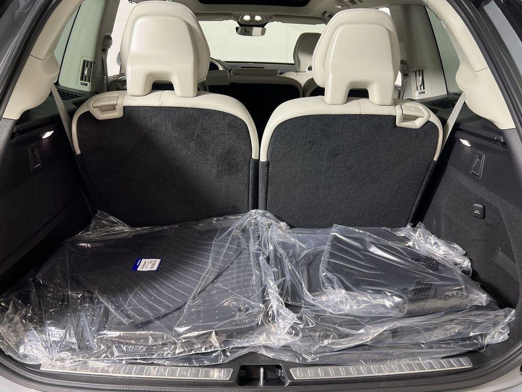 new 2026 Volvo XC90 car, priced at $75,954