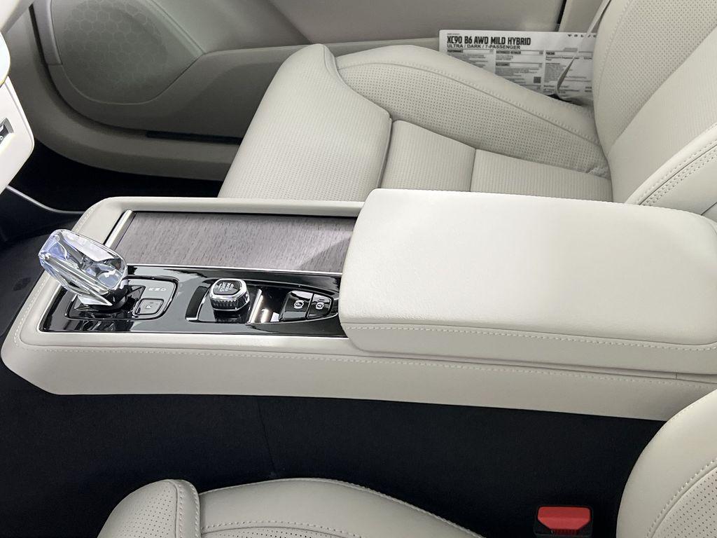 new 2026 Volvo XC90 car, priced at $78,880