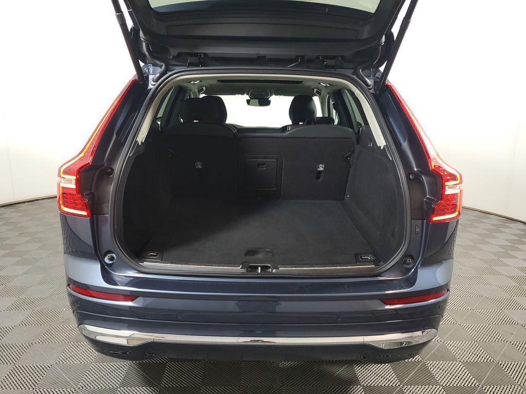 used 2023 Volvo XC60 car, priced at $38,994