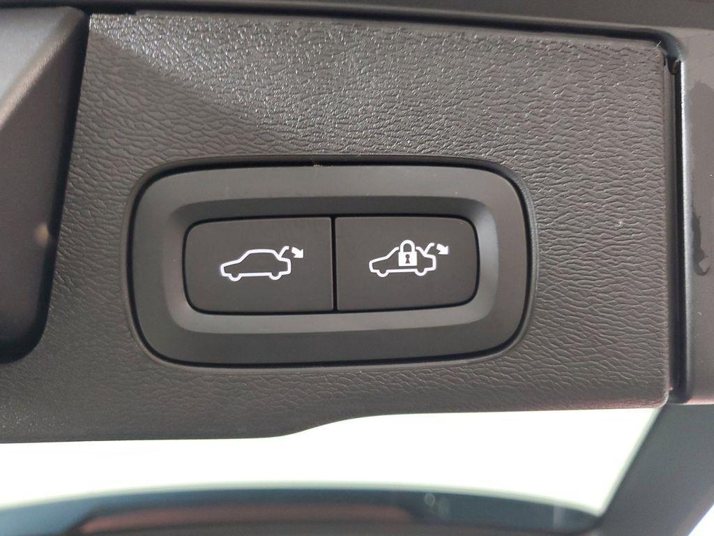 used 2023 Volvo XC60 car, priced at $38,994