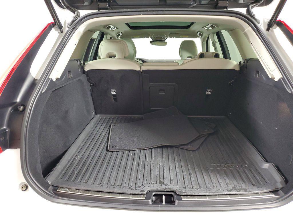 used 2023 Volvo XC60 car, priced at $34,617