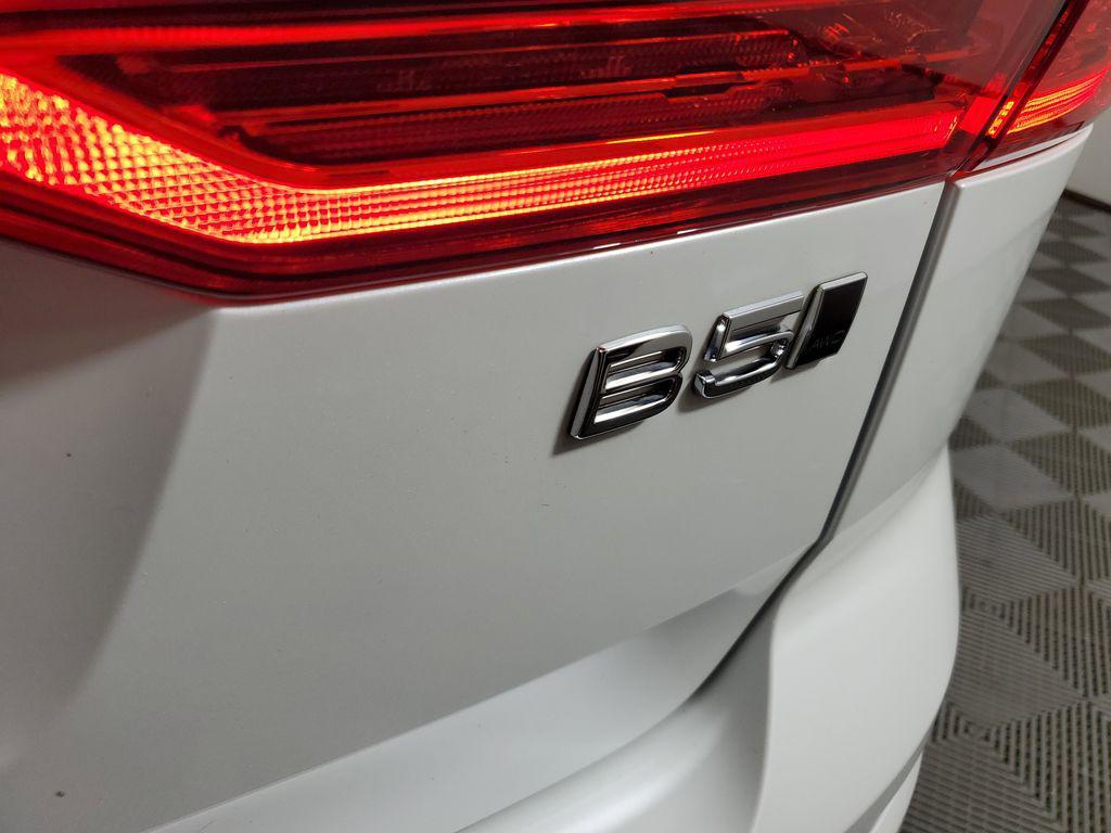 used 2023 Volvo XC60 car, priced at $34,617