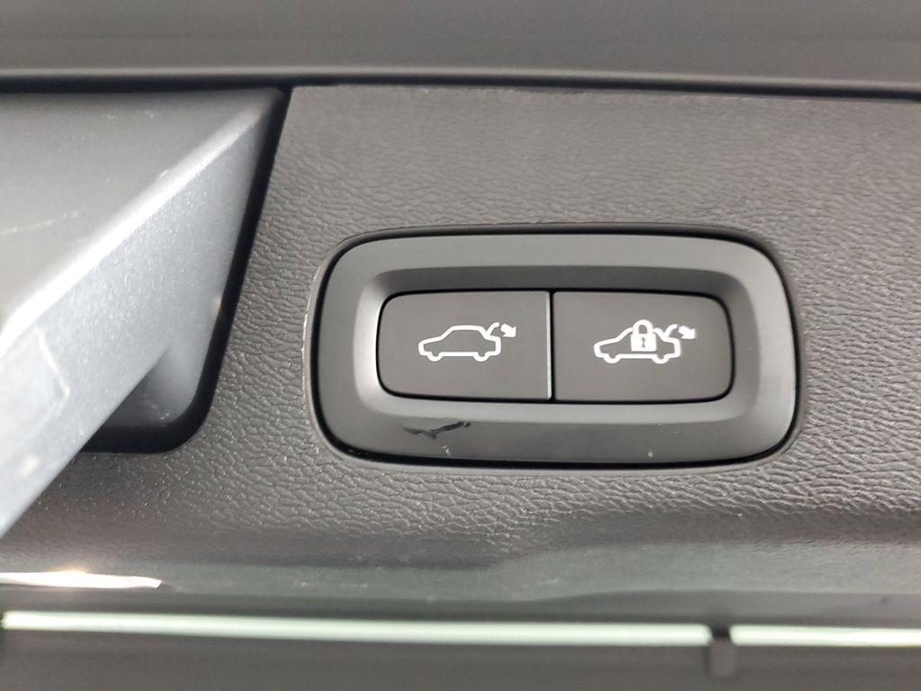 used 2023 Volvo XC60 car, priced at $34,617