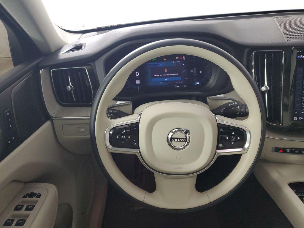 used 2023 Volvo XC60 car, priced at $34,617