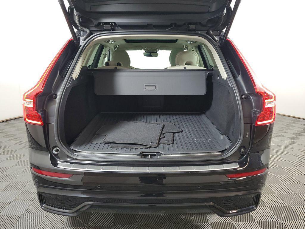 used 2023 Volvo XC60 car, priced at $35,532
