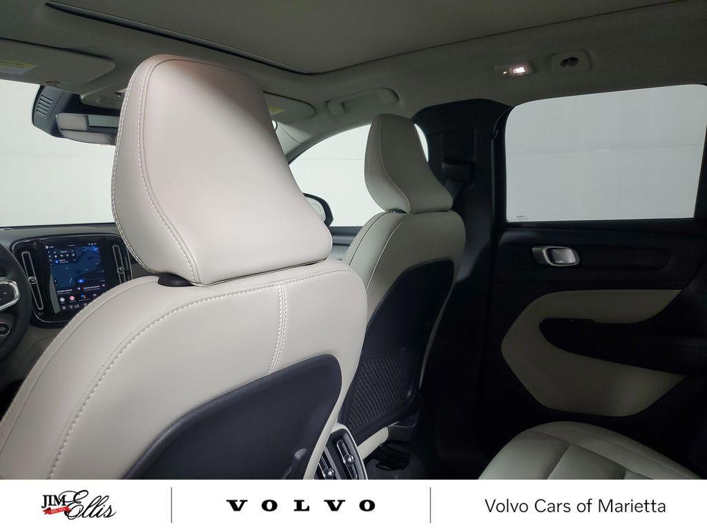 new 2026 Volvo XC40 car