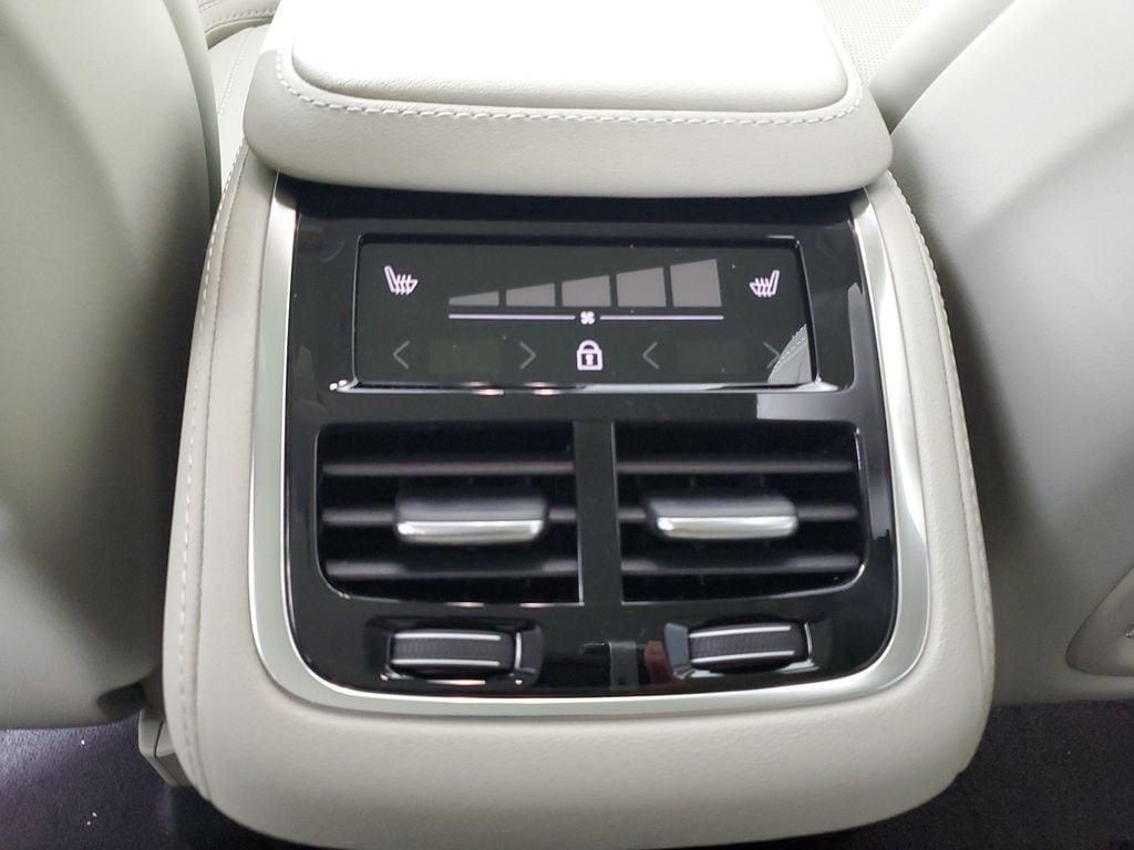 new 2026 Volvo XC90 car, priced at $78,689