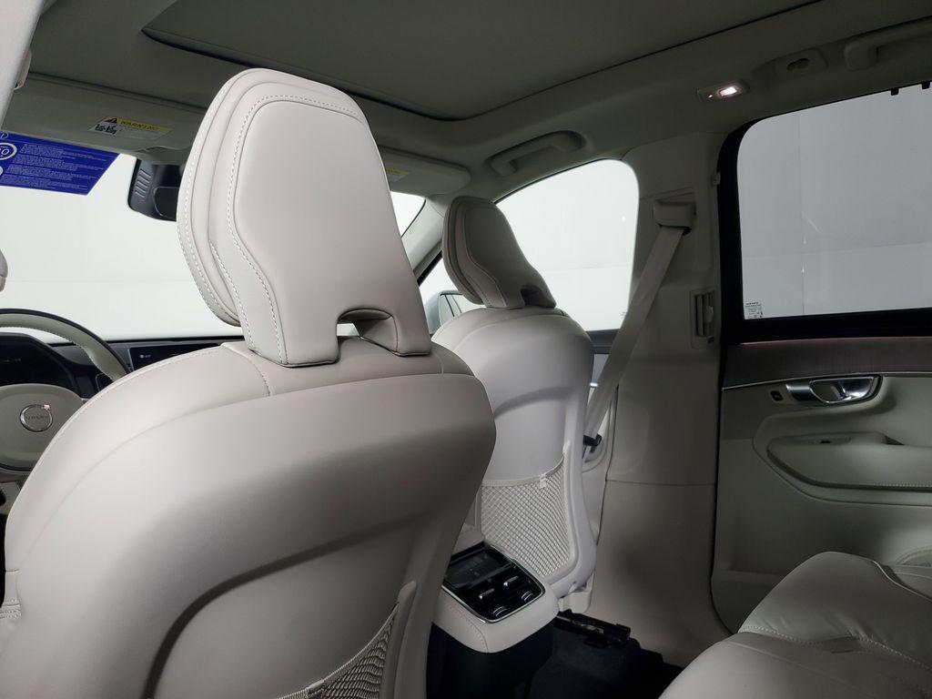 new 2026 Volvo XC90 car, priced at $76,069