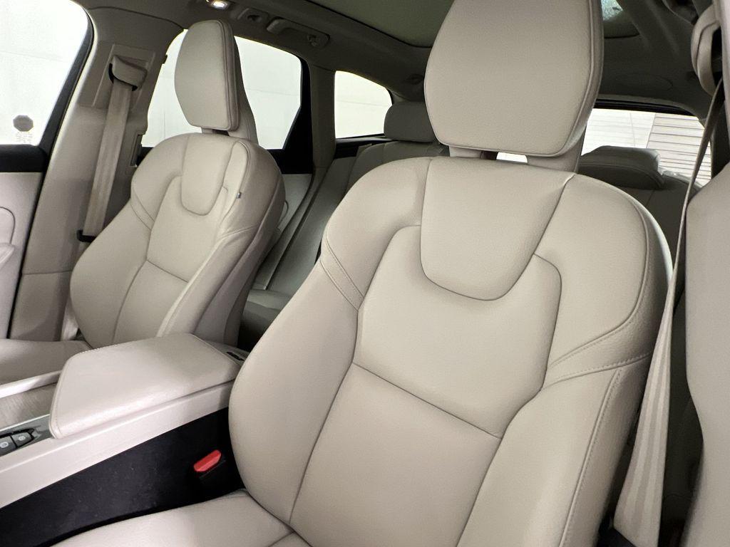 used 2023 Volvo XC60 car, priced at $31,225