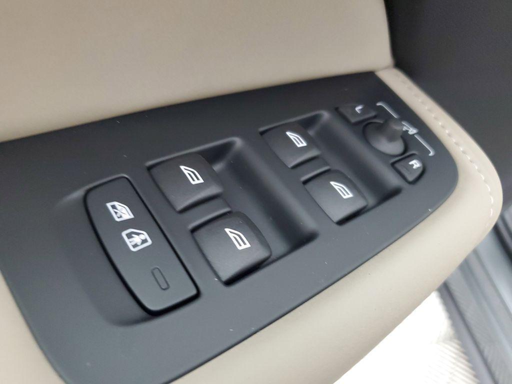 new 2026 Volvo XC60 car, priced at $58,934