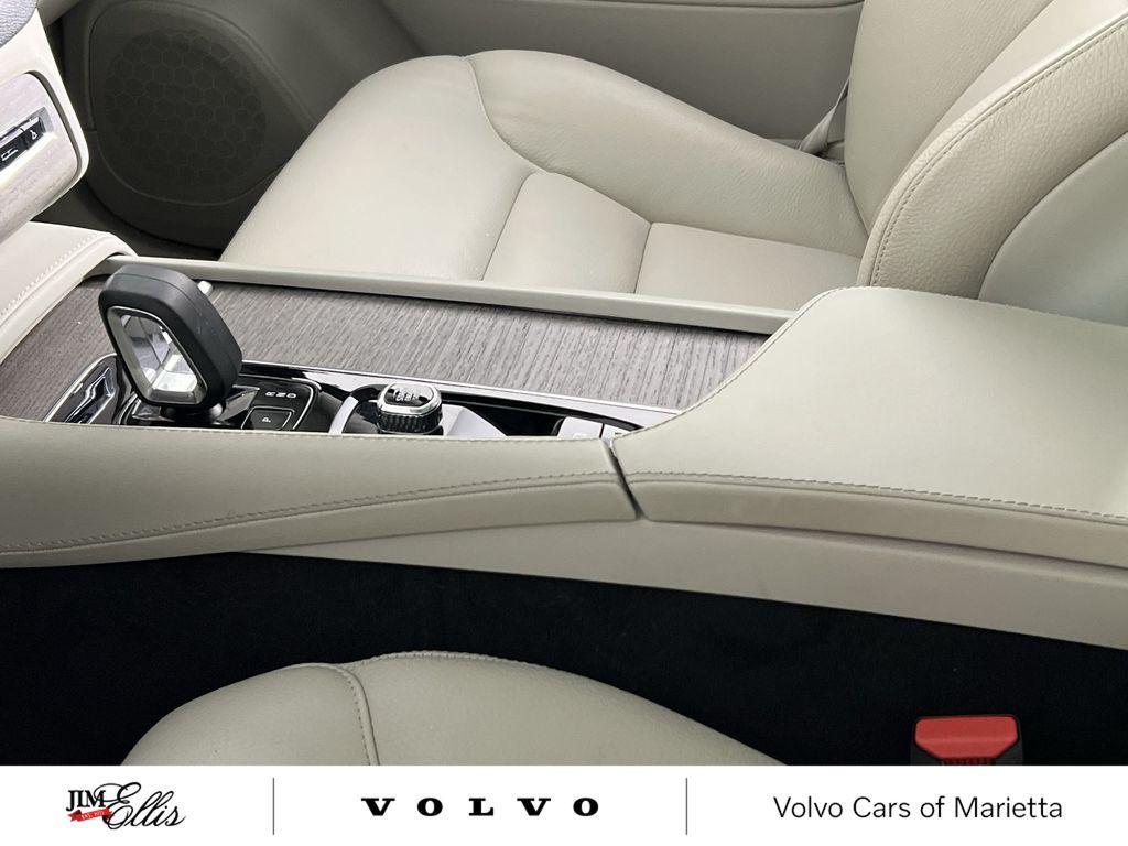 2024 Denim Blue Metallic Volvo XC90 Recharge Plug-In Hybrid