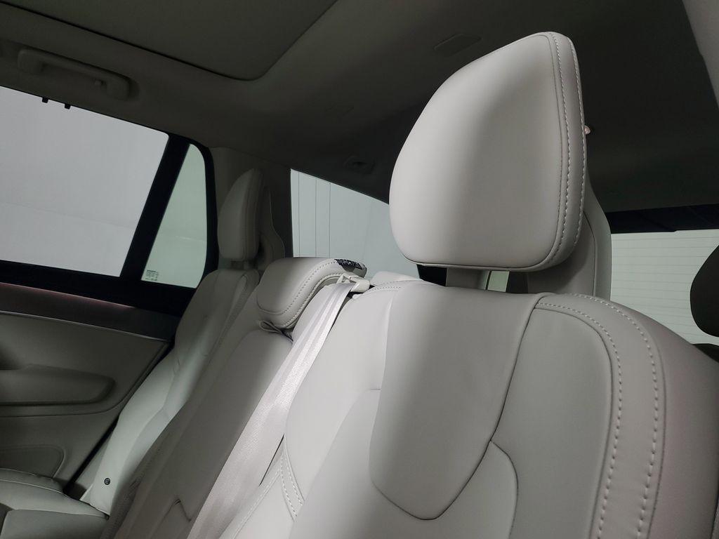 new 2026 Volvo XC90 car, priced at $76,069