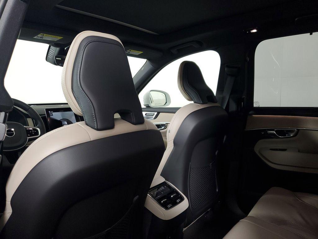 new 2026 Volvo XC90 car, priced at $76,069