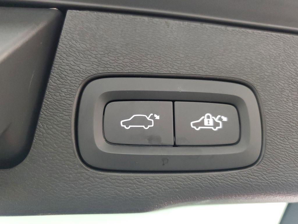used 2023 Volvo XC60 car, priced at $32,894
