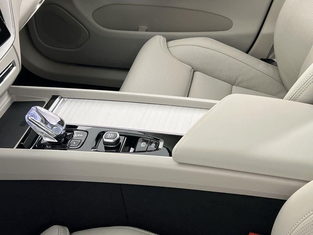 new 2026 Volvo XC60 car, priced at $63,935