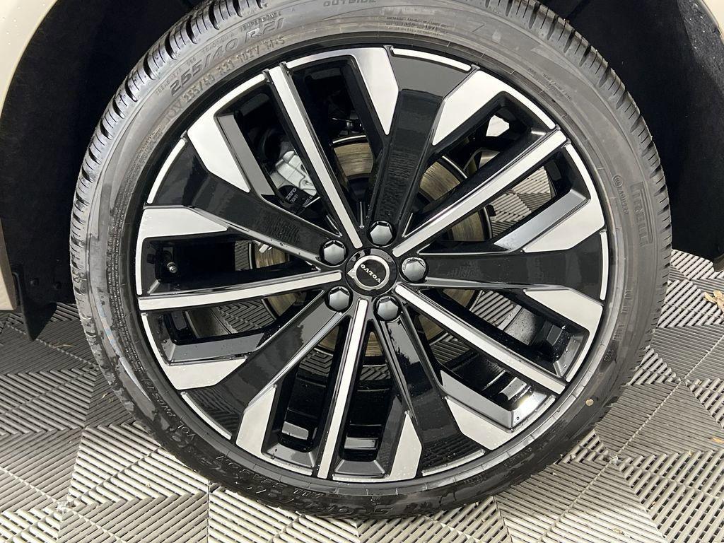 new 2026 Volvo XC60 car, priced at $63,935