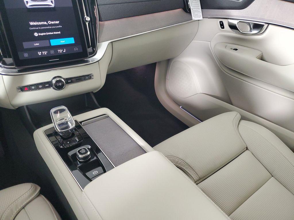 new 2026 Volvo XC90 Plug-In Hybrid car, priced at $86,544