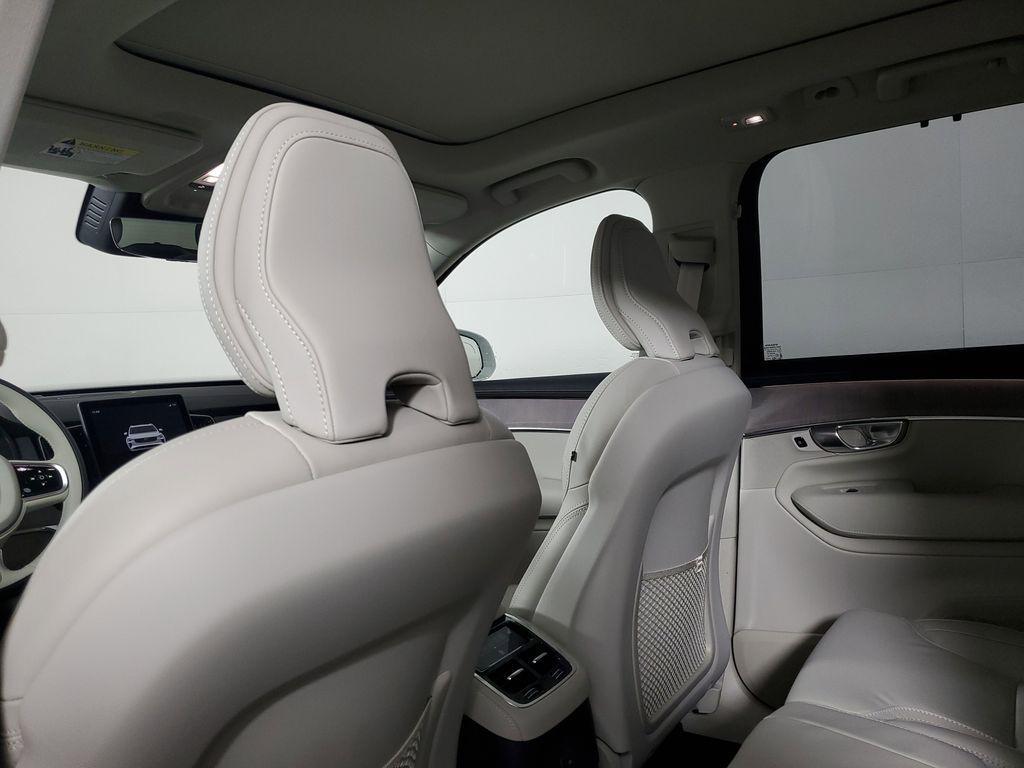 new 2026 Volvo XC90 Plug-In Hybrid car, priced at $86,544