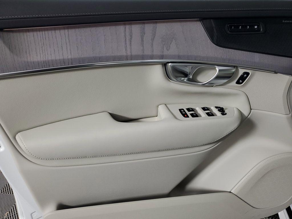 new 2026 Volvo XC90 Plug-In Hybrid car, priced at $86,544