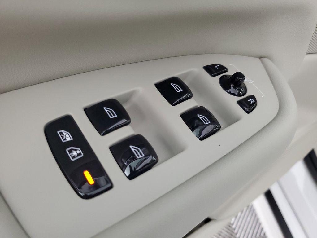 new 2026 Volvo XC90 Plug-In Hybrid car, priced at $86,544