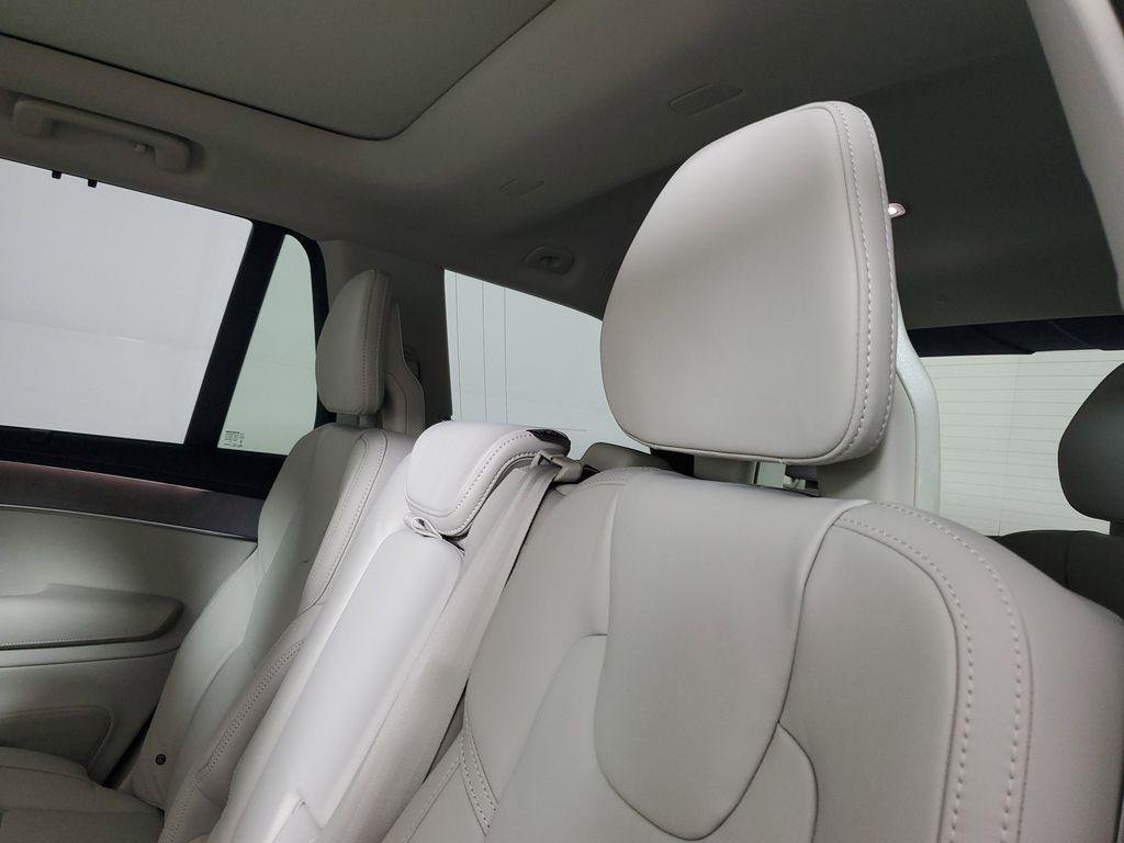 new 2026 Volvo XC90 car, priced at $76,069
