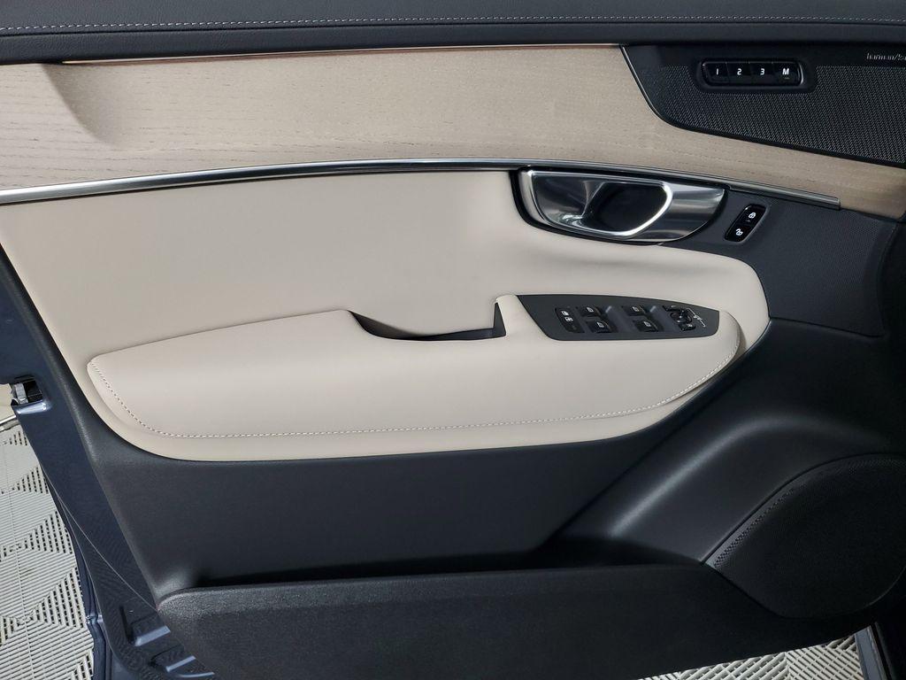 new 2026 Volvo XC90 Plug-In Hybrid car, priced at $86,544