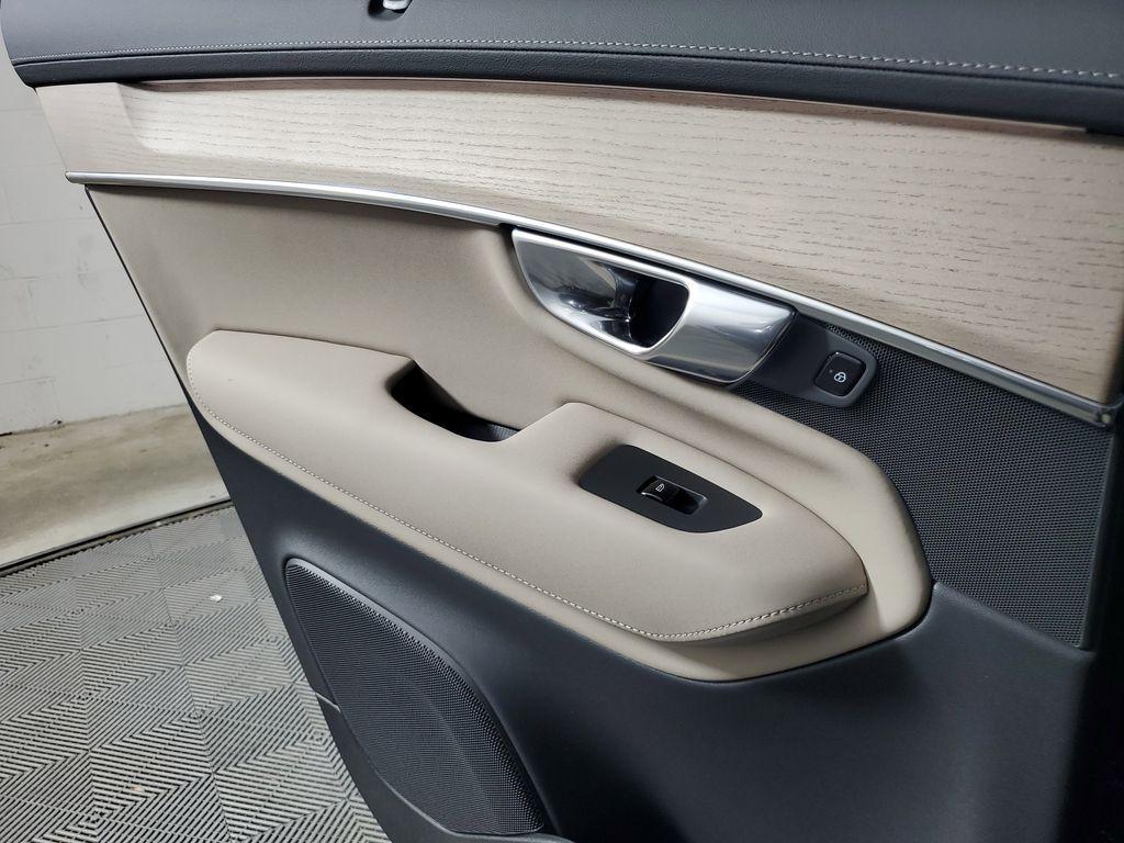 new 2026 Volvo XC90 Plug-In Hybrid car, priced at $86,544