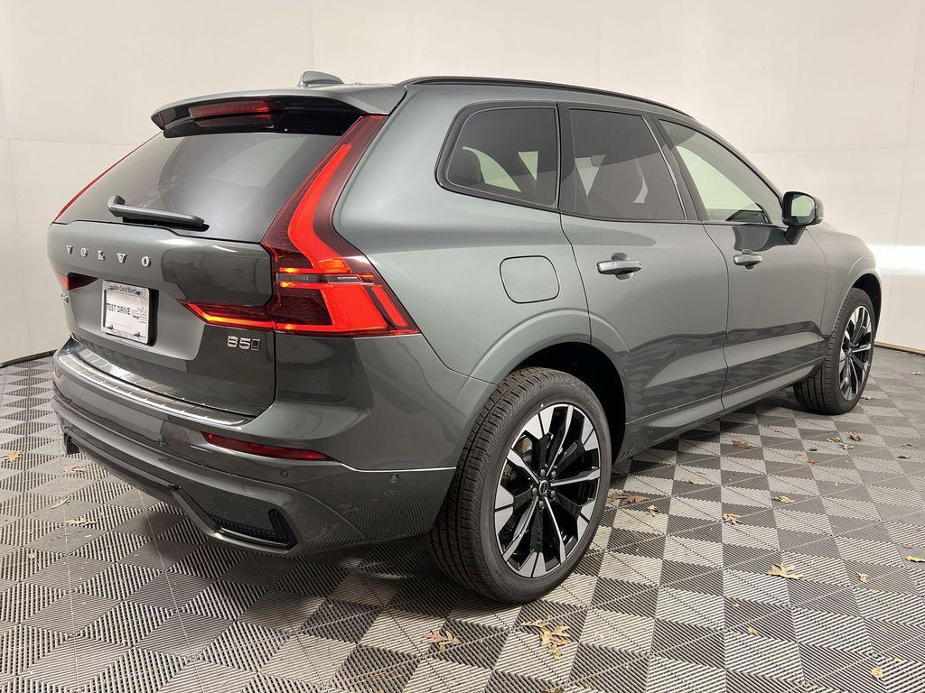 new 2026 Volvo XC60 car, priced at $57,985