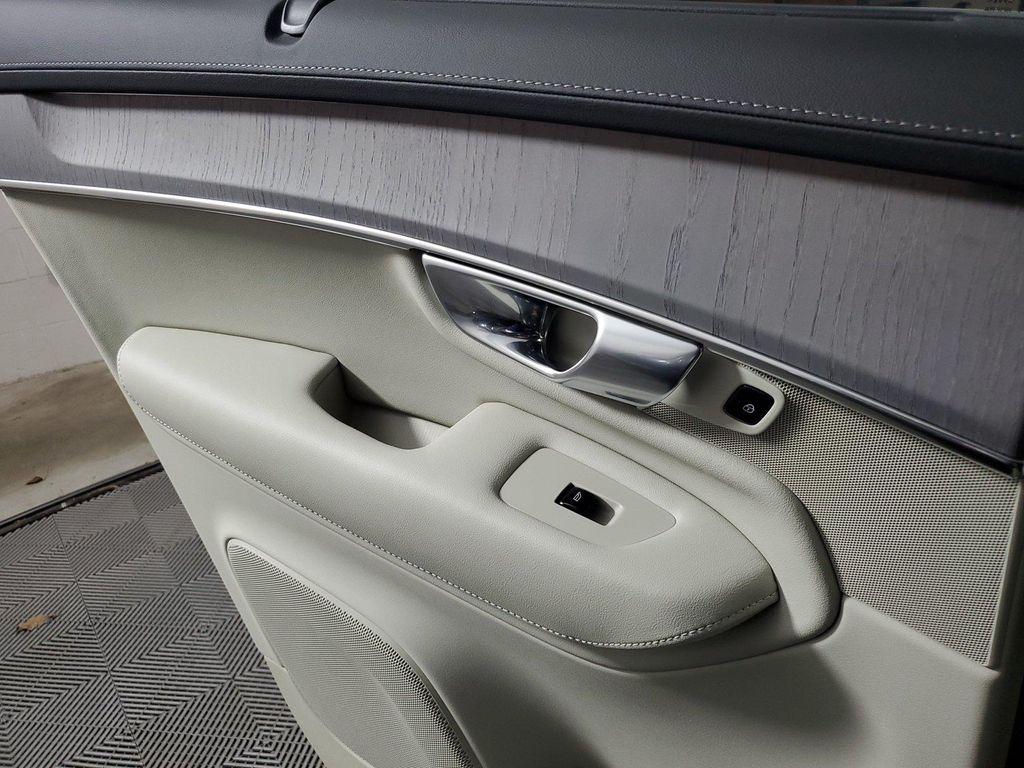 new 2026 Volvo XC90 car, priced at $75,270