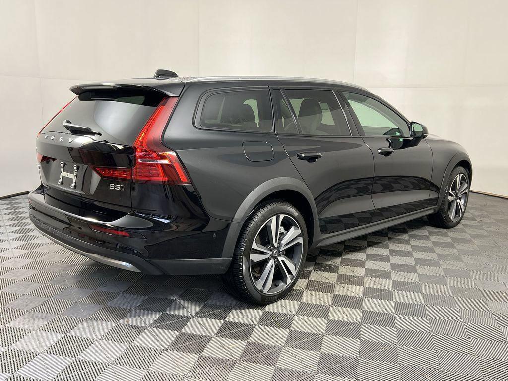 used 2025 Volvo V60 Cross Country car, priced at $37,283