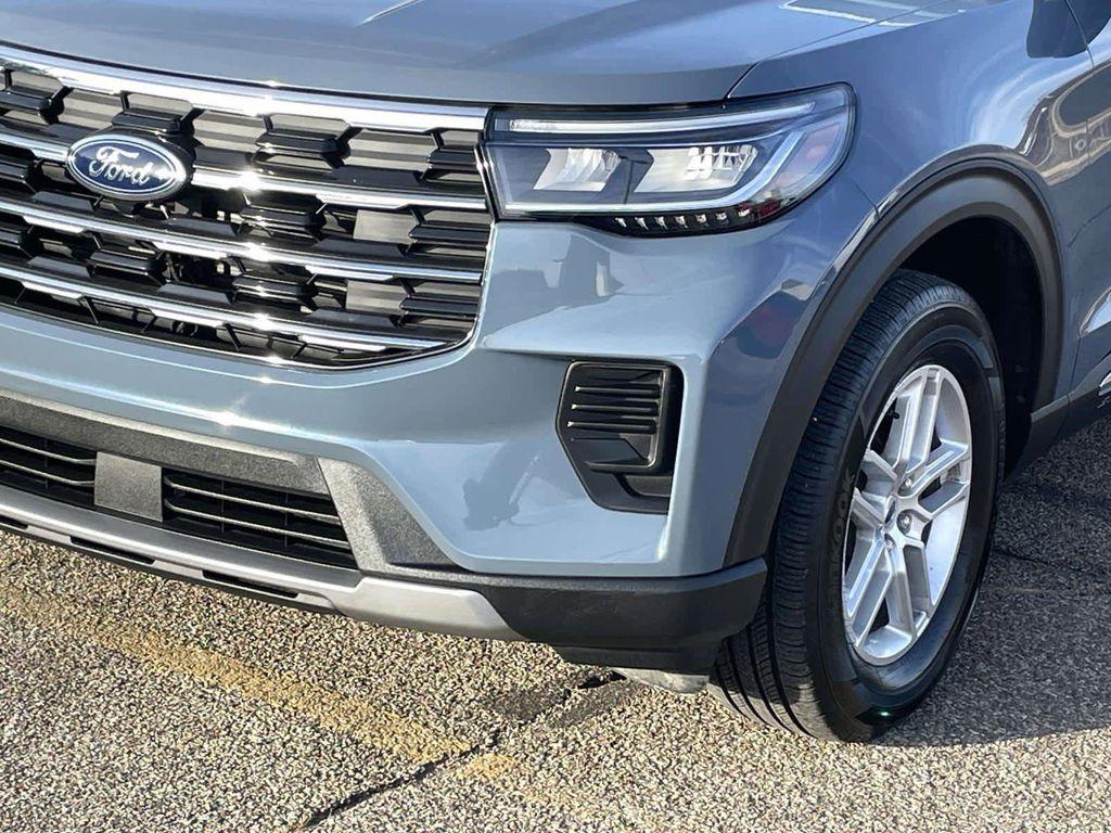 used 2025 Ford Explorer car, priced at $37,963