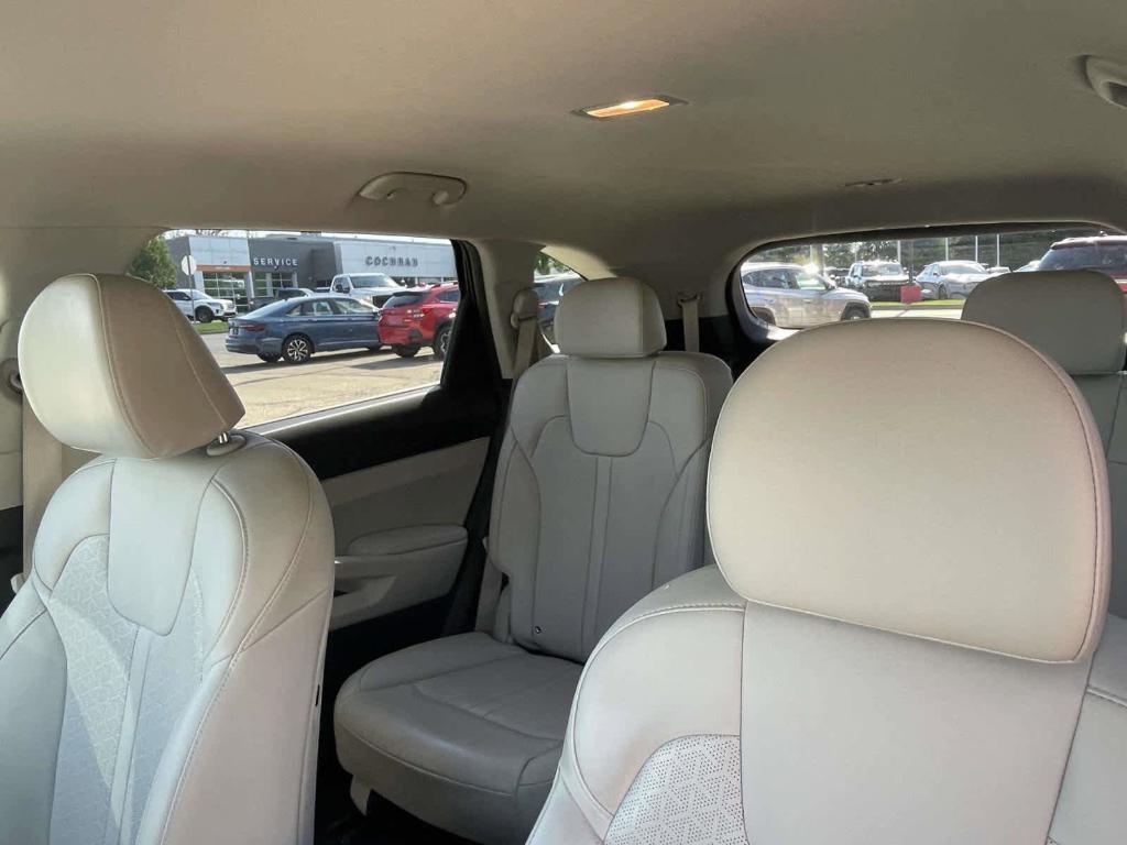 used 2023 Kia Sorento Hybrid car, priced at $29,787