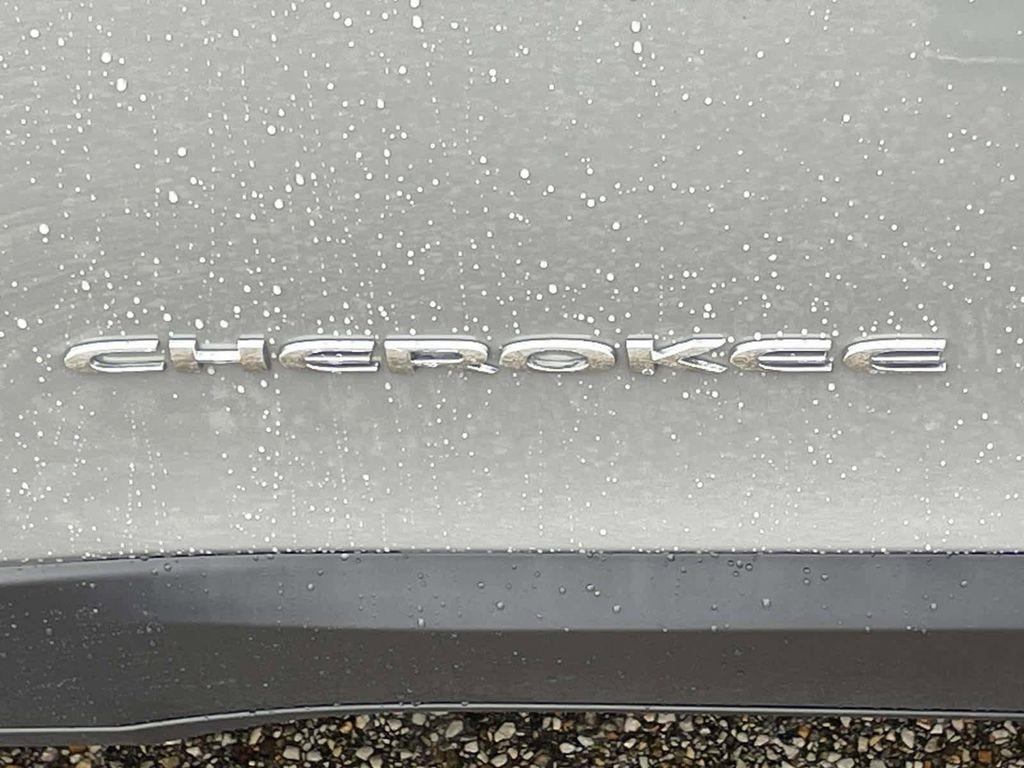 used 2020 Jeep Cherokee car, priced at $15,988