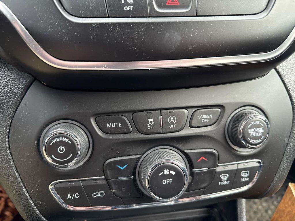 used 2020 Jeep Cherokee car, priced at $15,988