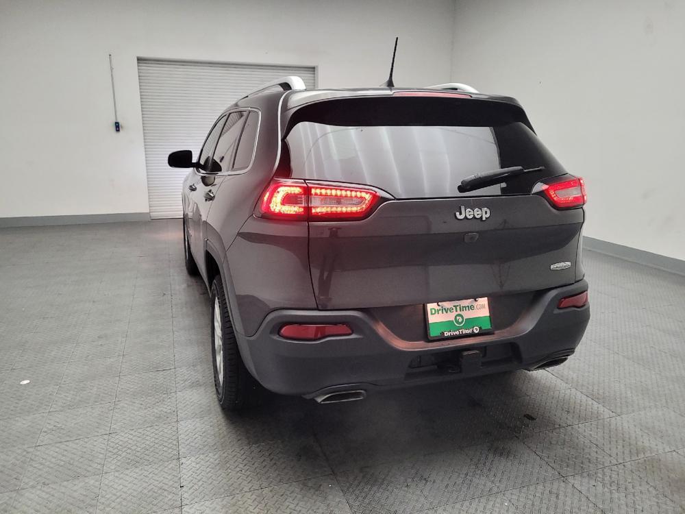 used 2016 Jeep Cherokee car, priced at $13,395