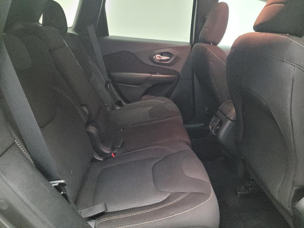 used 2016 Jeep Cherokee car, priced at $13,395