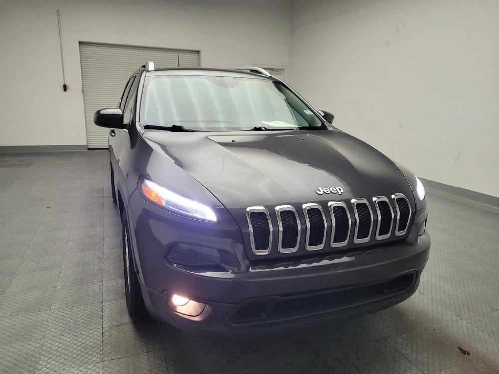 used 2016 Jeep Cherokee car, priced at $13,395