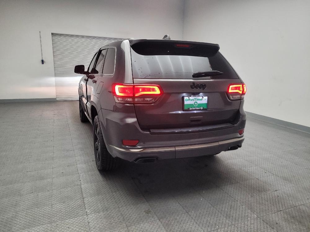 used 2016 Jeep Grand Cherokee car, priced at $23,395