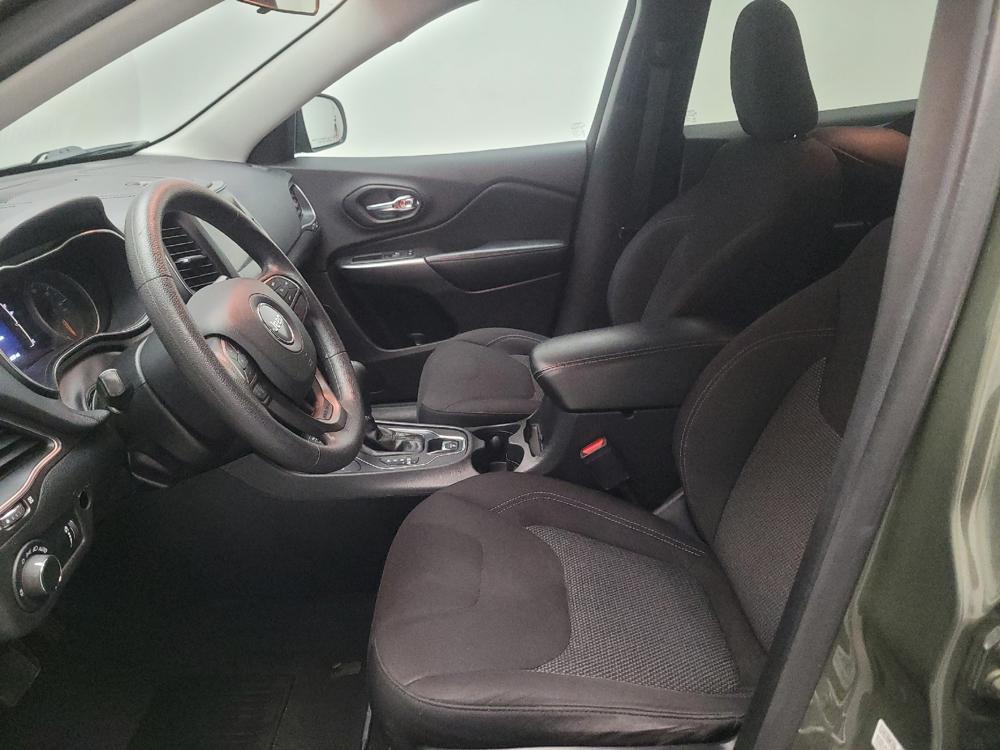used 2020 Jeep Cherokee car, priced at $16,295