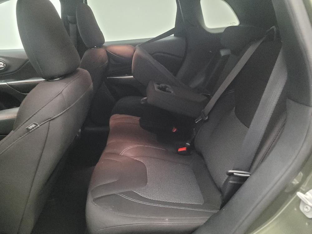 used 2020 Jeep Cherokee car, priced at $16,295