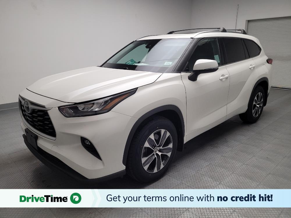 used 2020 Toyota Highlander car, priced at $26,795