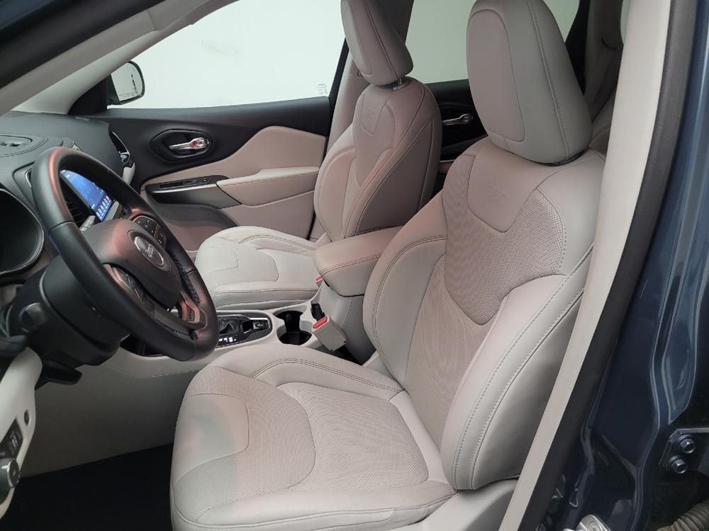 used 2021 Jeep Cherokee car, priced at $15,795