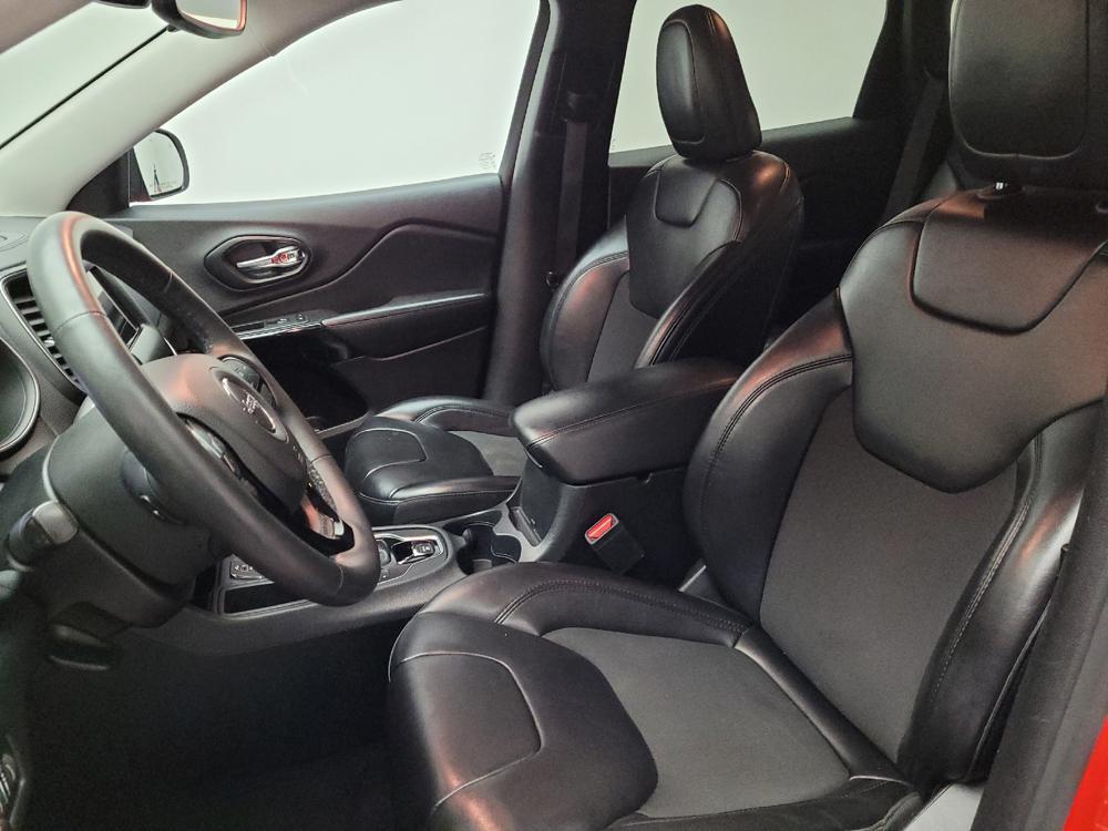 used 2021 Jeep Cherokee car, priced at $16,095
